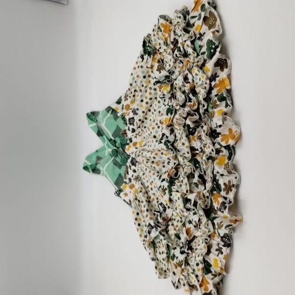 Jelly the Pug Ruffle Dress Size 18 months Green Yellow and Burnt Orange Floral - Picture 2 of 5